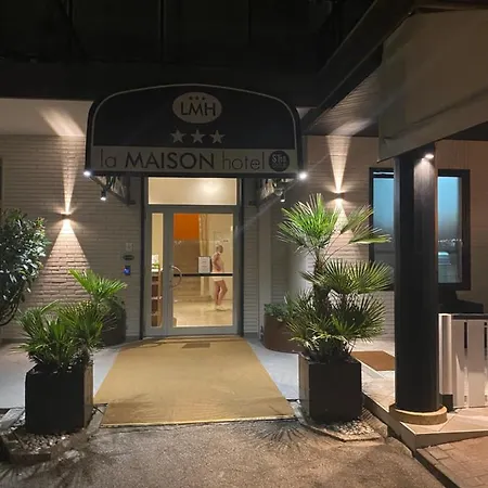 La Maison By Hotel Aldebaran 3*