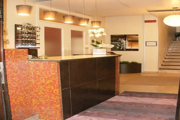 Hotel La Maison Hotel 3*